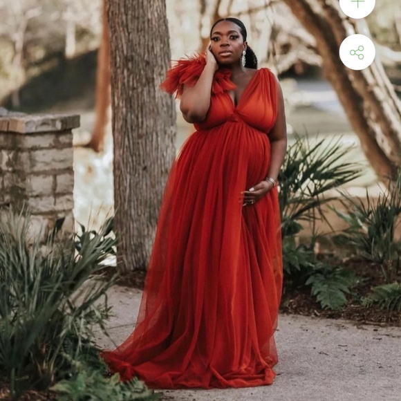 Maternity Photos Dress - Picture 1 of 2